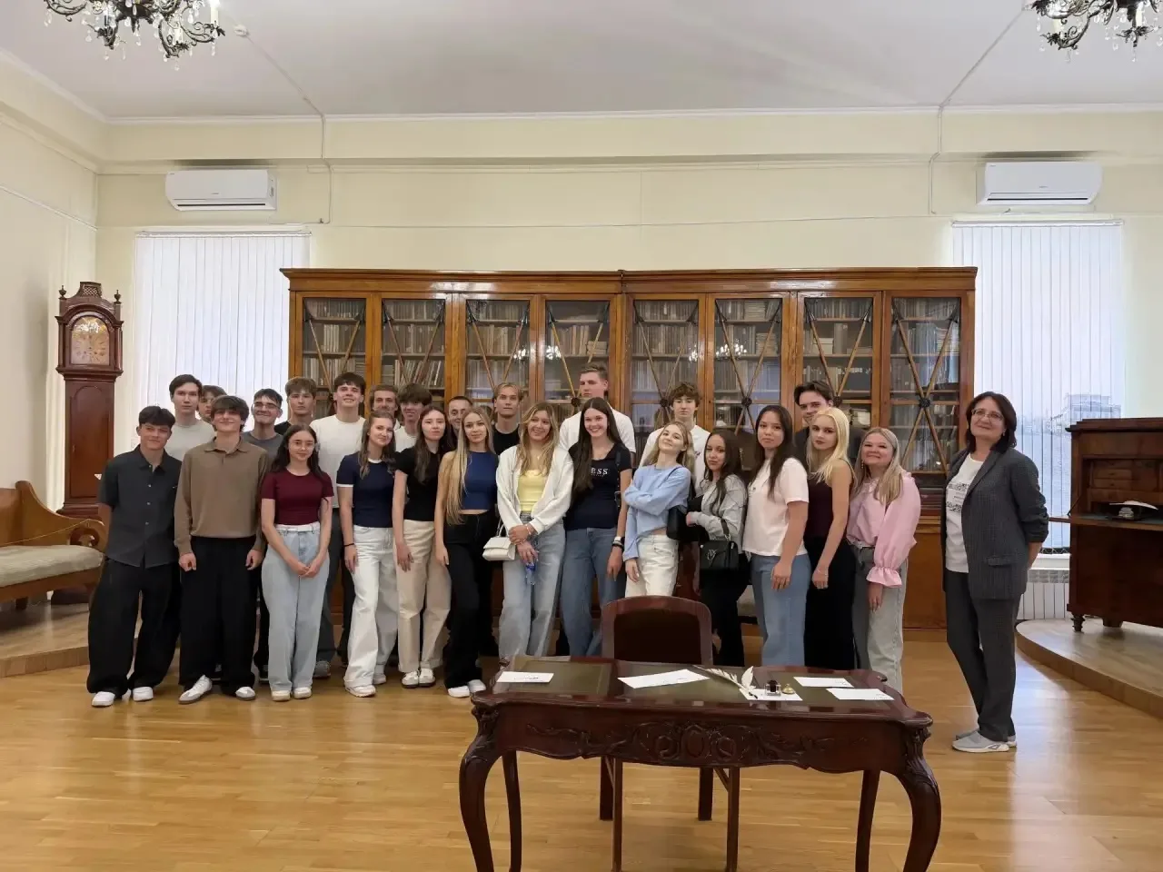 📖 1 сентября обучающиеся 11а и 11б классов посетили театрализованную экскурсию «Литера...