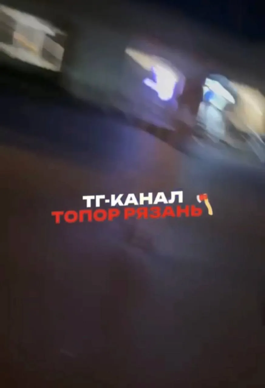 Голый мужчина бросался под машины на Большой

На улице Большой прохожий полностью разделся и выбегал