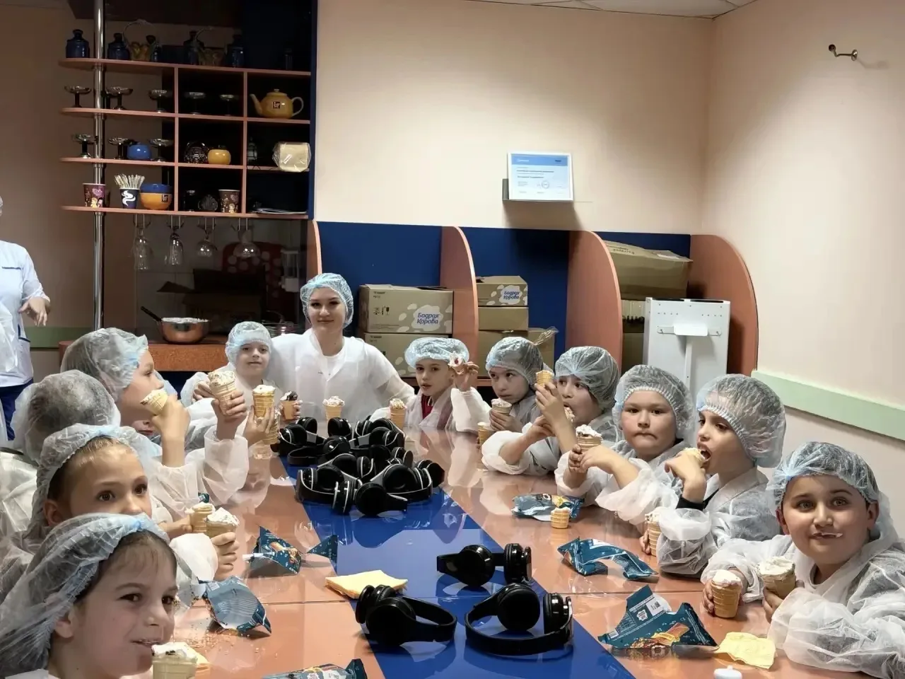 🍦 #ДобраяСуббота Сладкое путешествие 1 «Б» класса!  Ученики 1 «Б» класса вместе с классным руководит