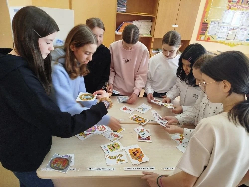 🎨 Мелодии творчества и поиска: в МБОУ СШ №31 ярко завершилась Декада искусства и технологии! Сегодня