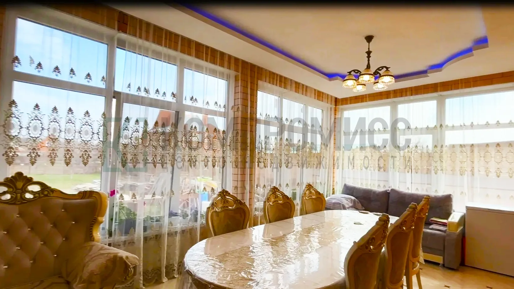 📍 Просторный кирпичный дом с большим садом    🏠 Дом:  ✅ 120 м², 3 спальни + кухня-гостиная  ✅ Тёплые
