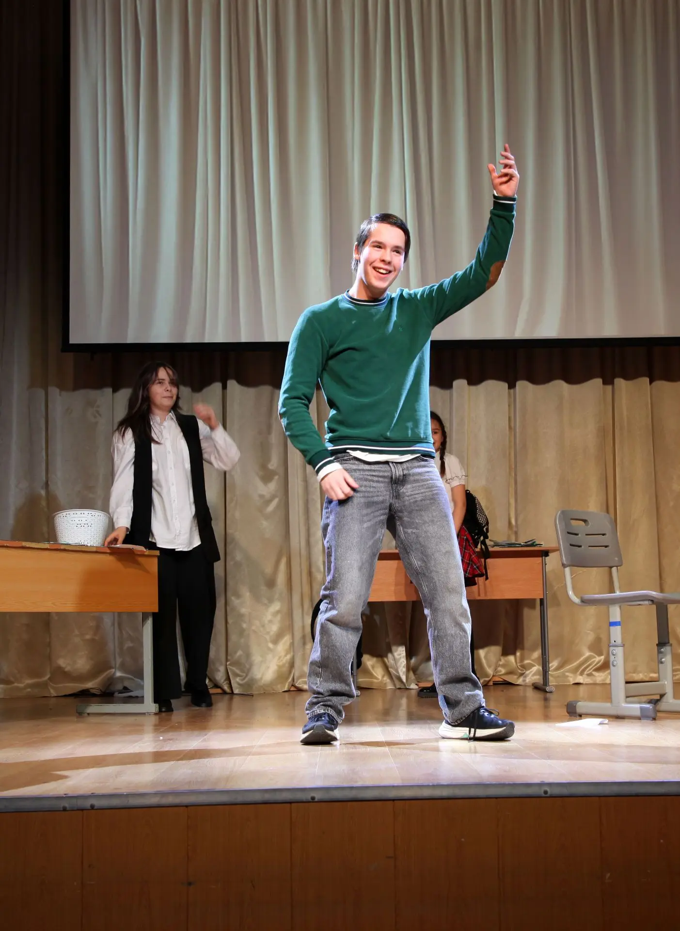 Западное крыло  🎭 В школьном корпусе на Путевом состоялась долгожданная премьера спектакля «Западное