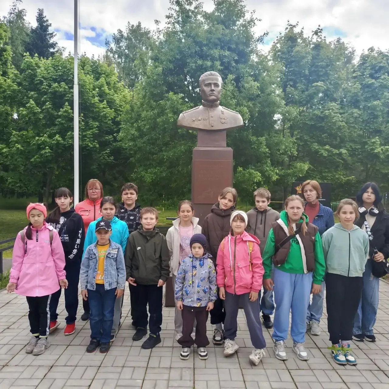 Друзья!

🗓 День 4 в ДоброГраде: тропами родного края 🇷🇺🌾

Сегодня наш лагерь превратился в насто