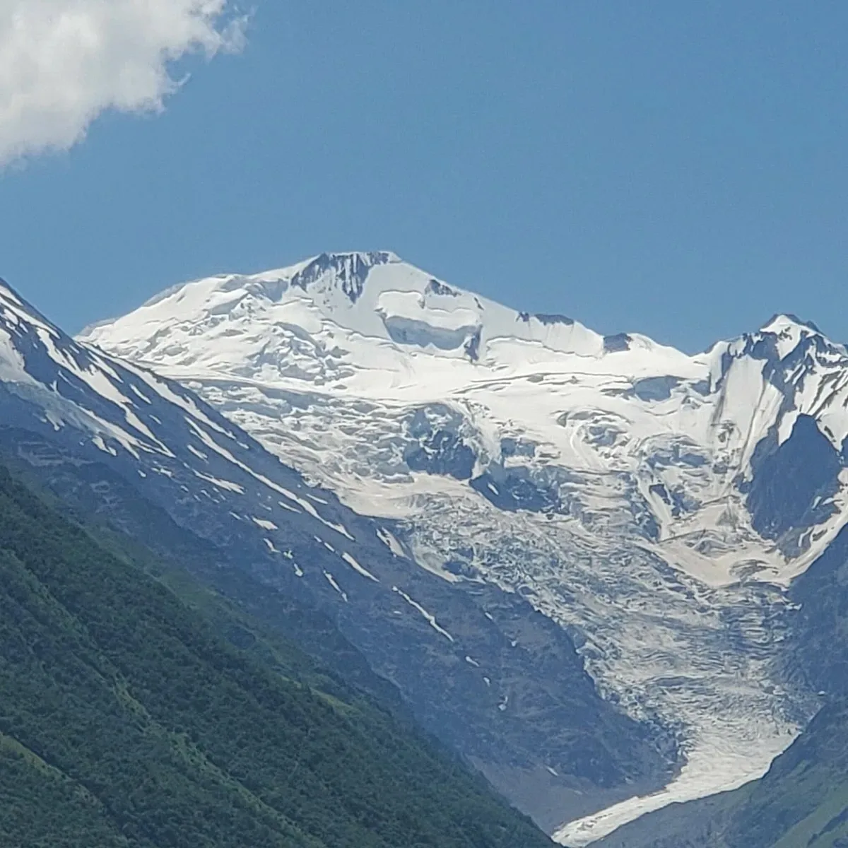 🏔️Правительство России выделит более 51,7 млн руб. на обследование ледника Колка в Сев...