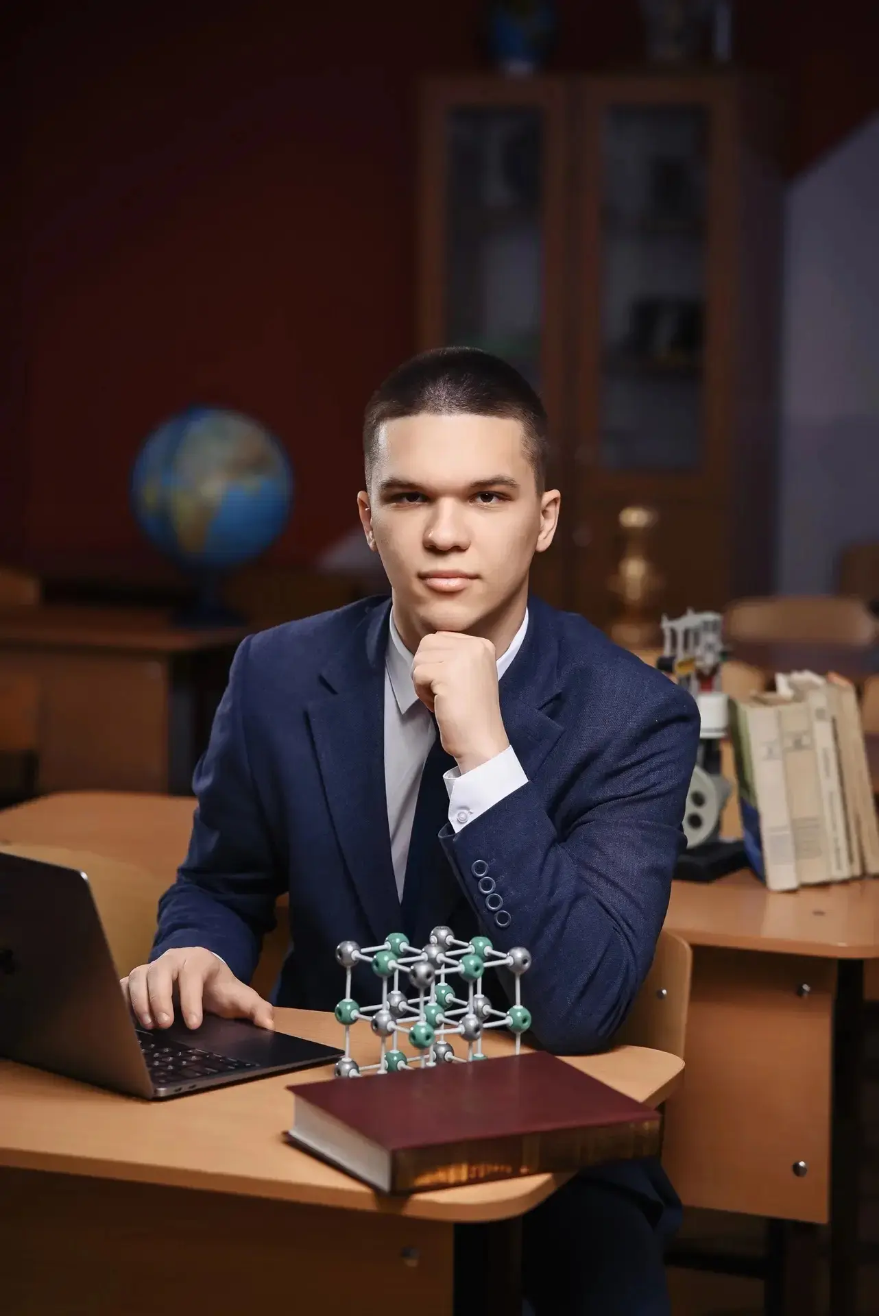🎉🎓📚Абянов Камиль Рамилевич, выпускник МБОУ "Гимназия №5 г. Буинска РТ"