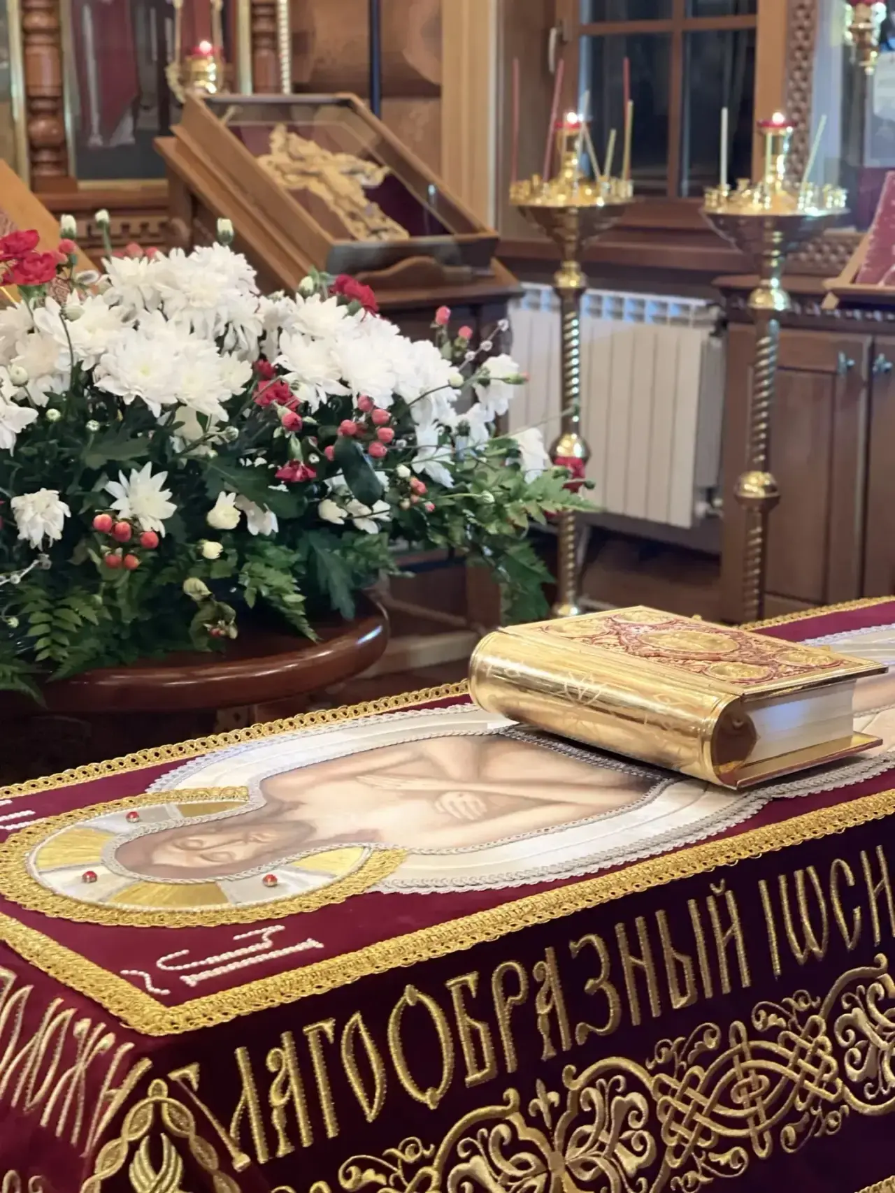 Всех православных поздравляю с великим праздником Воскресения Христова!   Встретил его по традиции в