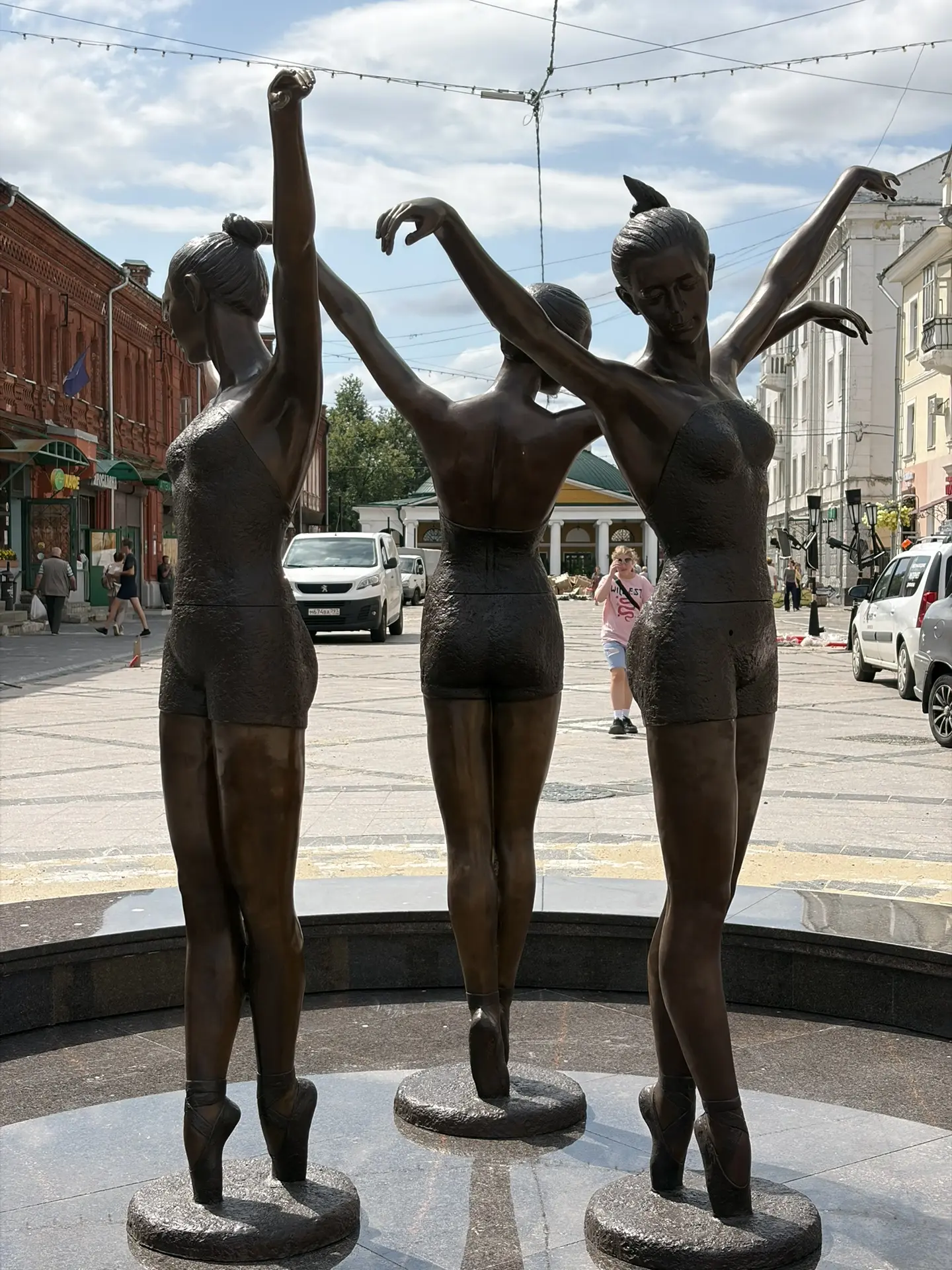 📍 Фонари-персонажи на Депутатской улице

Напоминаю, что Депутатскую улицу уже открыли для прогулок,