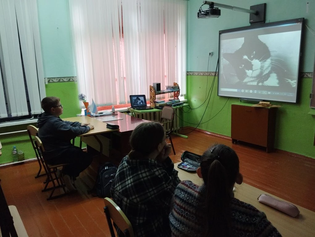 📚 Библиотечный урок ко Дню Победы

Для обучающихся состоялся тематический библиотечный урок, посвящ