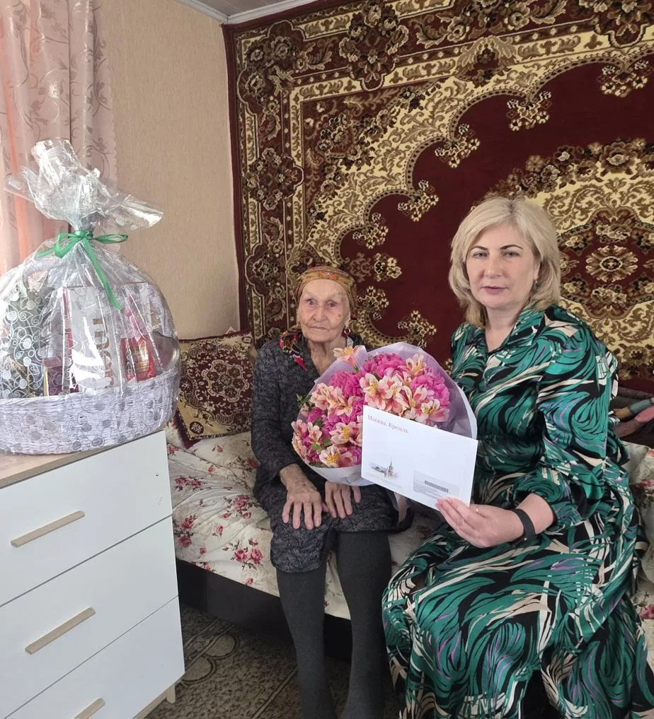 В Карачаевском муниципальном районе стало доброй традицией навещать наших долгожителей,...