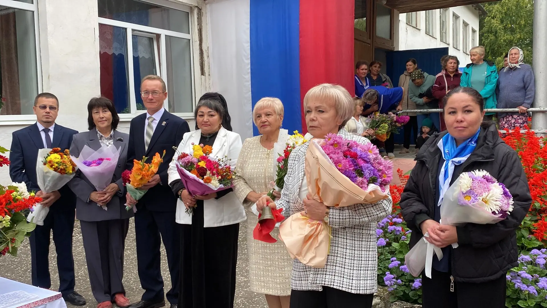 Уже не первый год в Вятской школе существует замечательная традиция: родительский комит...