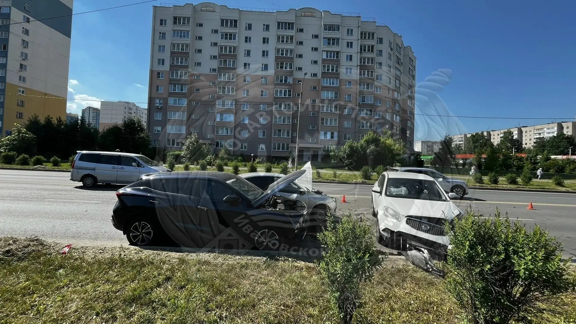 Пенсионер пострадал в тройном ДТП на улице Хлебникова в Иванове

Утром 10 июня на улице Г. Хлебников