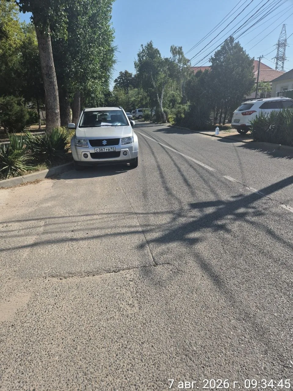 🚗 На Заводской припарковались так, что проехать стало проблематично