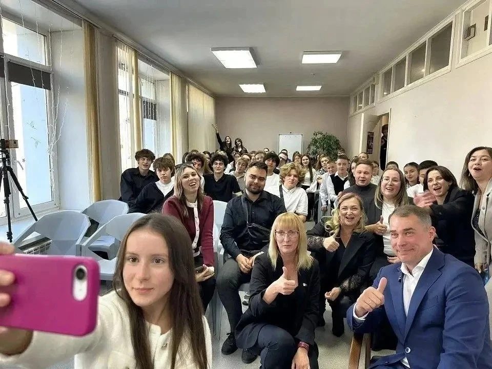 Вчера врио главы Владимир Шауракс встретился с активной молодёжью Берёзовского в рамках...