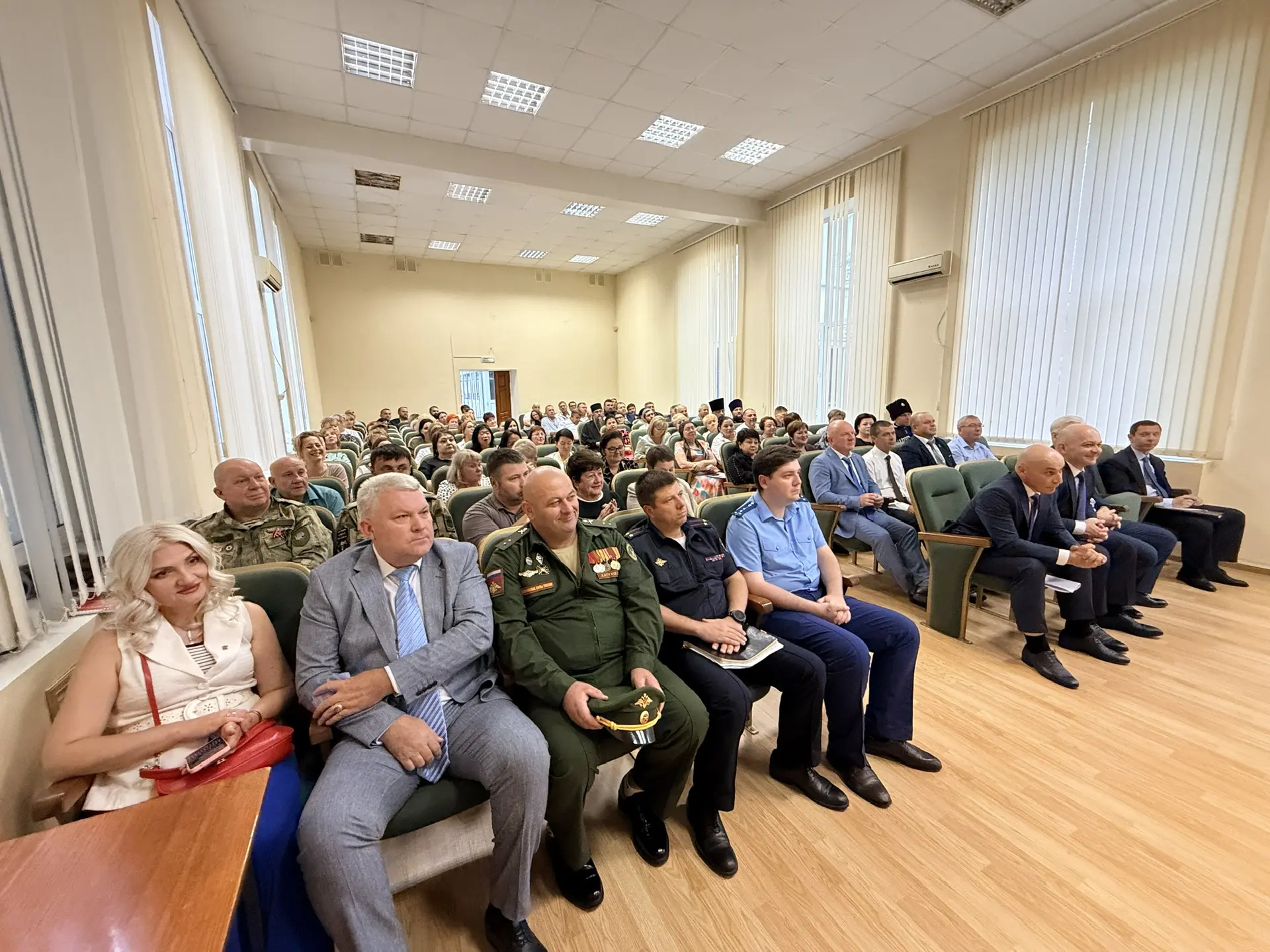 Сегодня в рамках рабочей поездки по районам республики посетил Майский район, где встре...