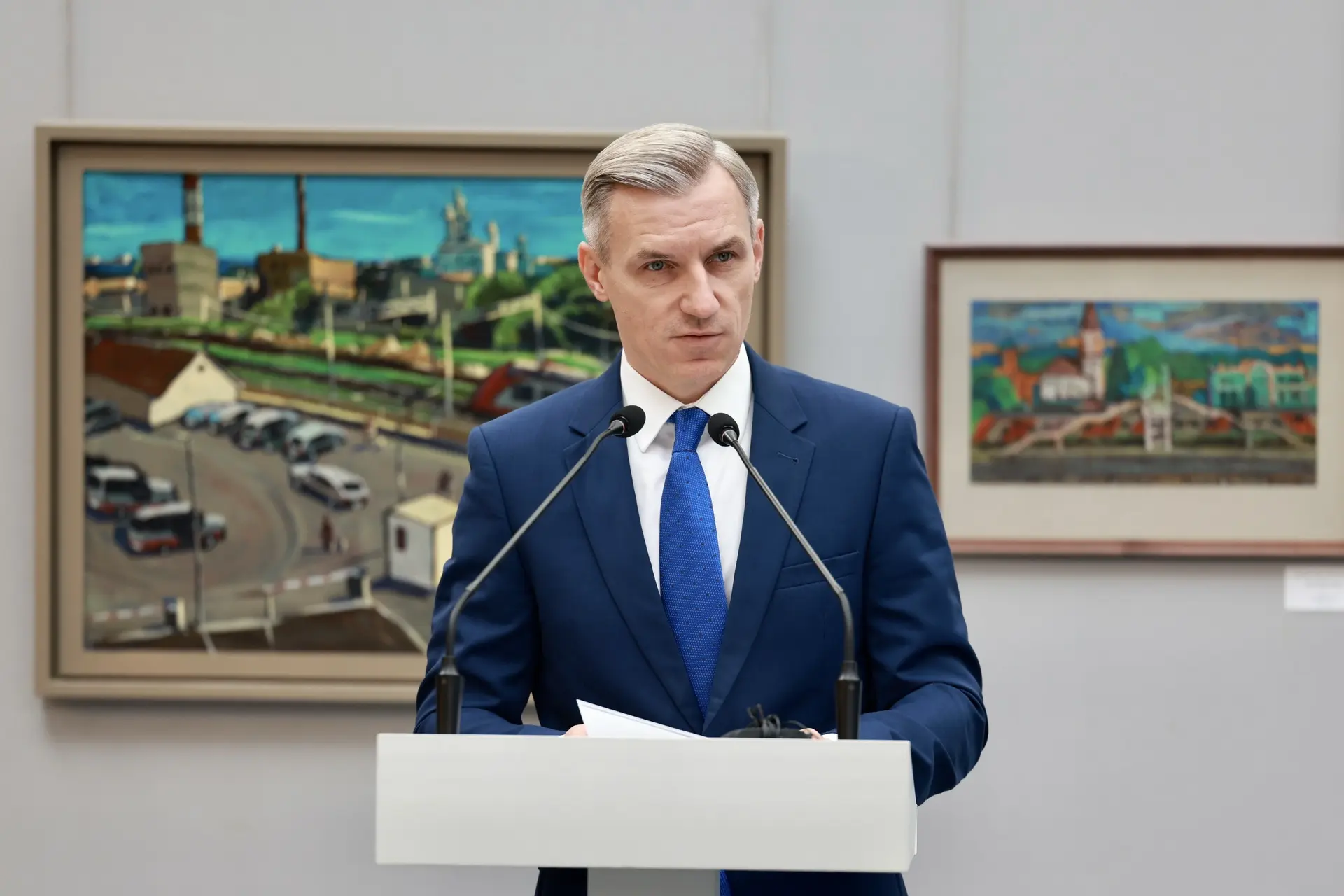 Учитель формирует личность, закладывает нравственные ориентиры и помогает подрастающему...