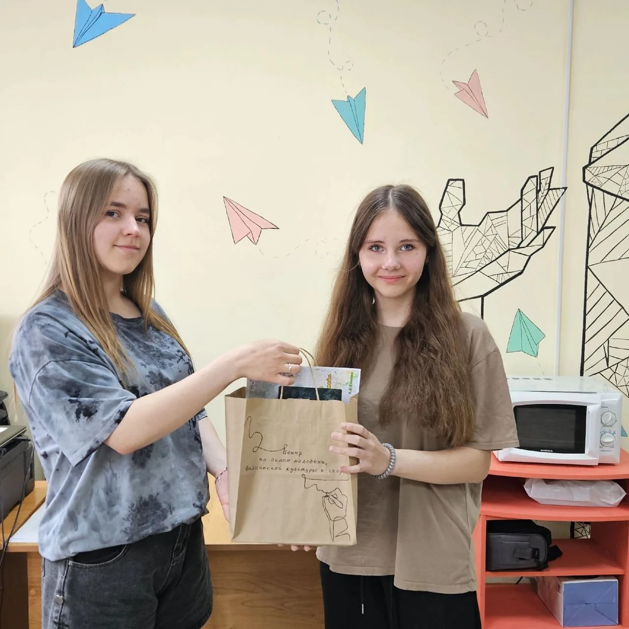 Подведены долгожданные итоги нашего творческого конкурса рисунков «Мир глазами детей». ...