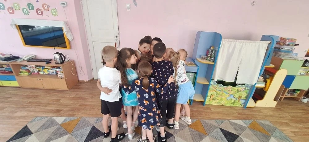 В нашем детском саду сегодня царила особенная атмосфера — атмосфера творчества и тепла. Мы отмечали 