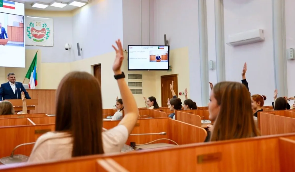 В Хакасии объявлен набор в «Школу молодого парламентария»