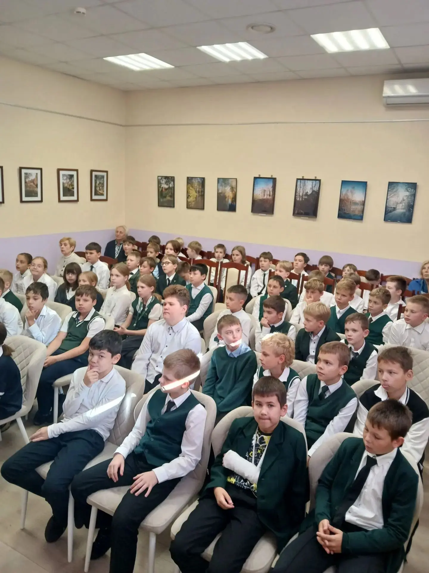 Живая история: 4 «Б» и 4 «М» в гостях у героев