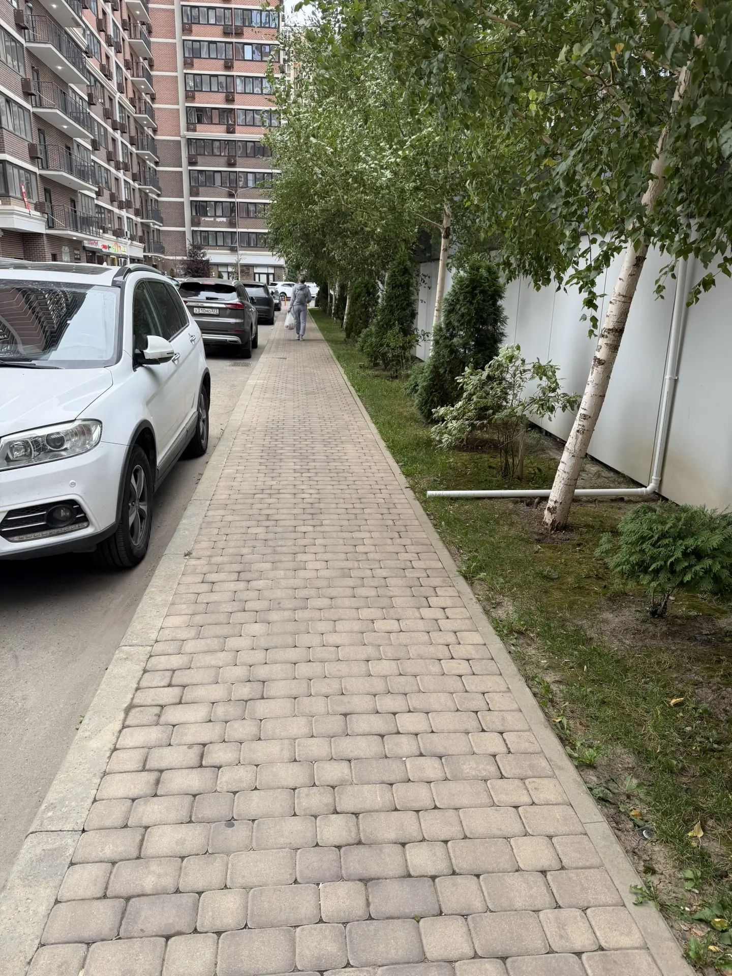 Строительная техника во дворе: уберите машины 🚧
