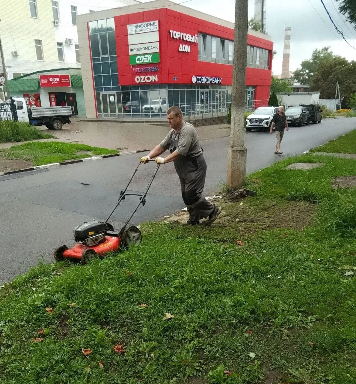 В Яковлевском округе продолжаются работы по благоустройству.