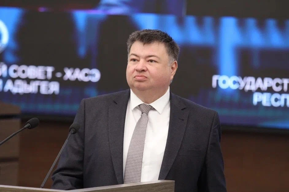 Уполномоченный по правам человека в РА Михаил Шебанец представил депутатам Госсовета-Хасэ РА доклад 