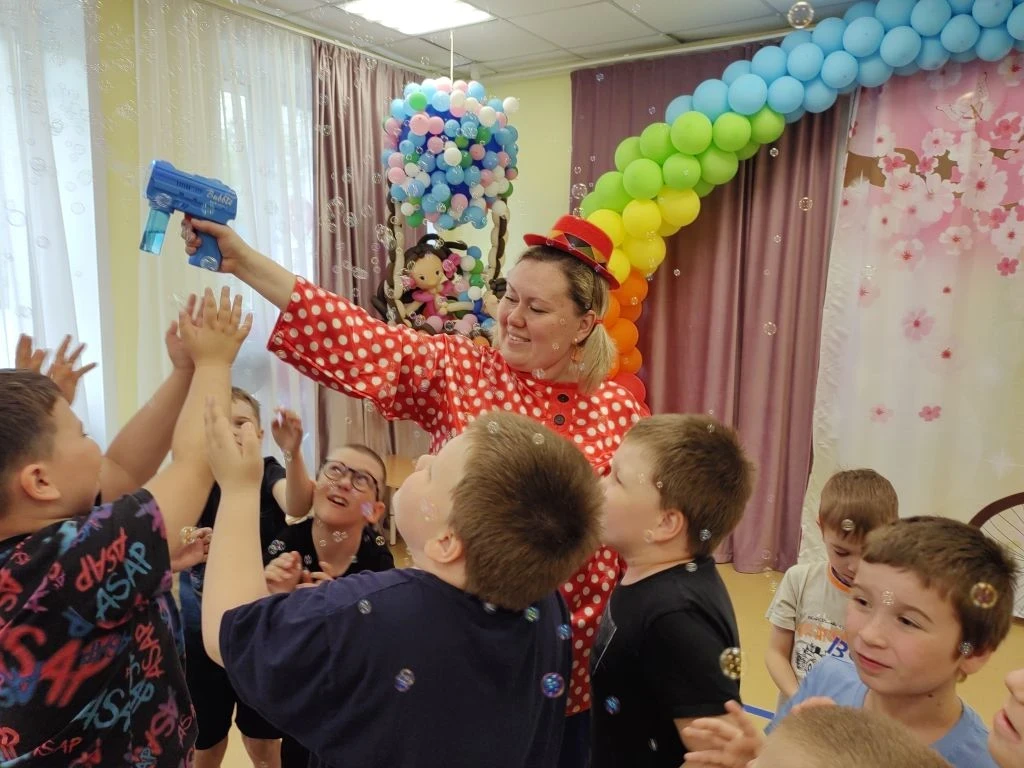 1 июня - День защиты детей  Детство — это удивительная пора счастливых открытий, искрен...