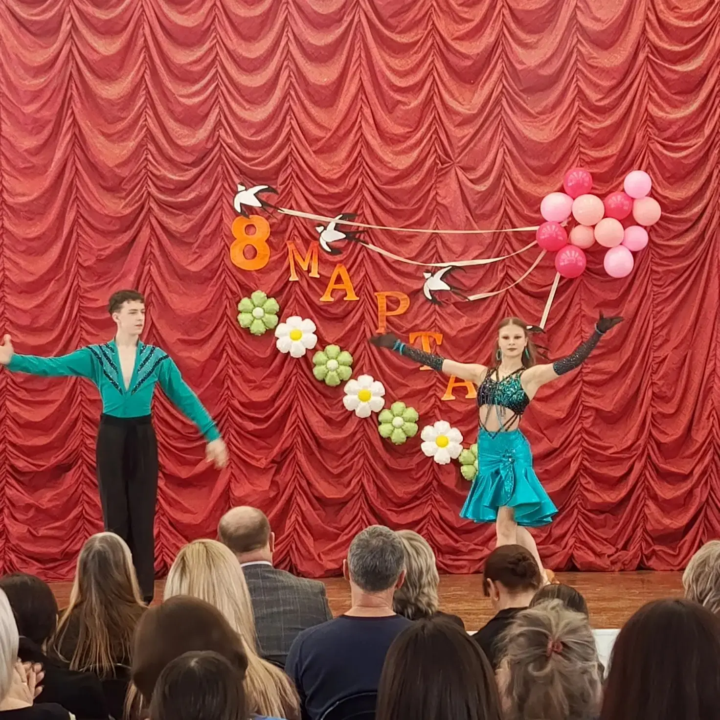 С ПРАЗДНИКОМ!  🌷Ярко!  🌷Весело!  🌷Творчески! 🌷Именно так прошел сегодняшний весенний день в нашем ли