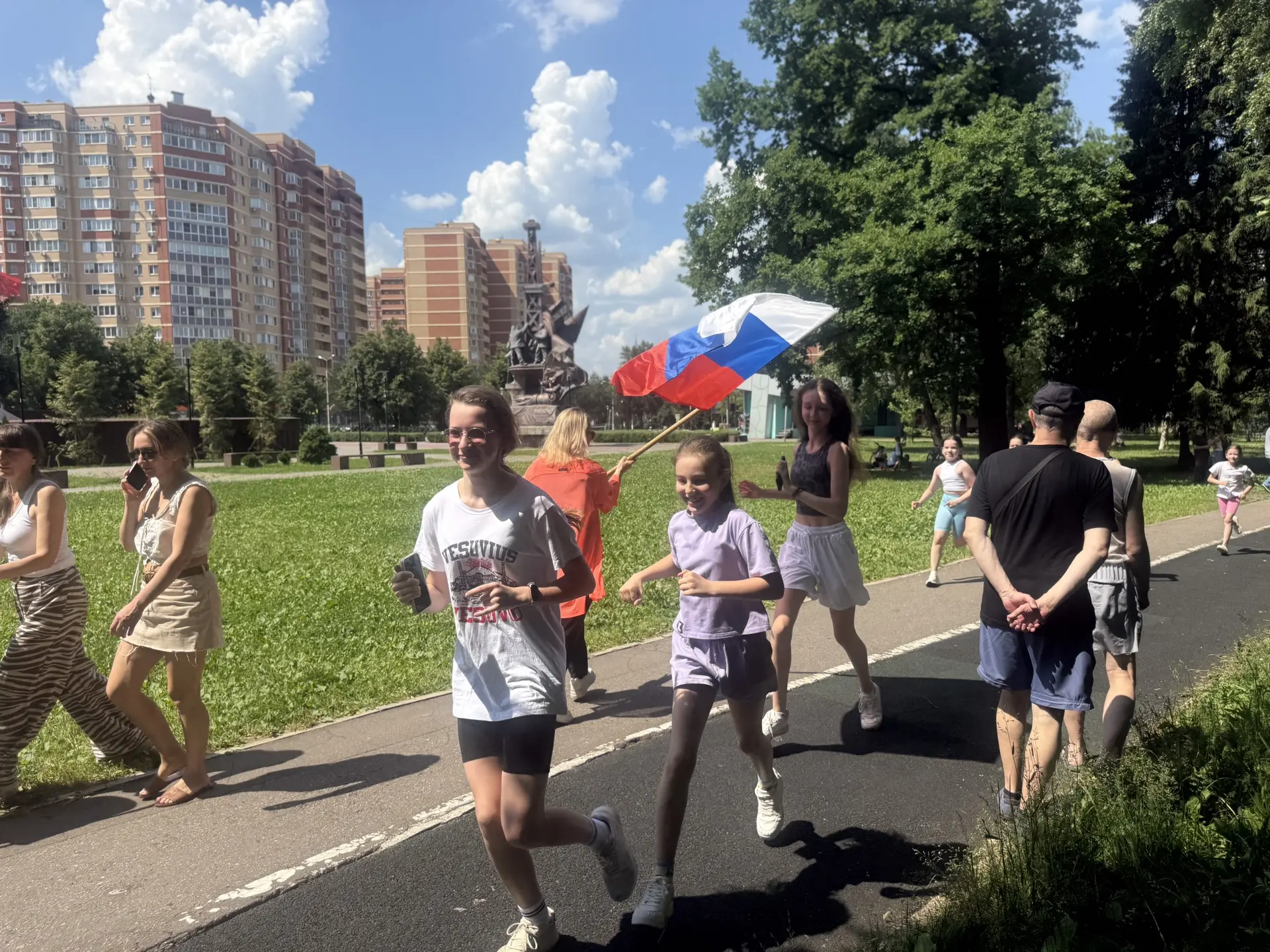 С любовью к Родине! Как мы отметили День России в Селятино ❤️🇷🇺

12 июня в парке «Мечта» царила не