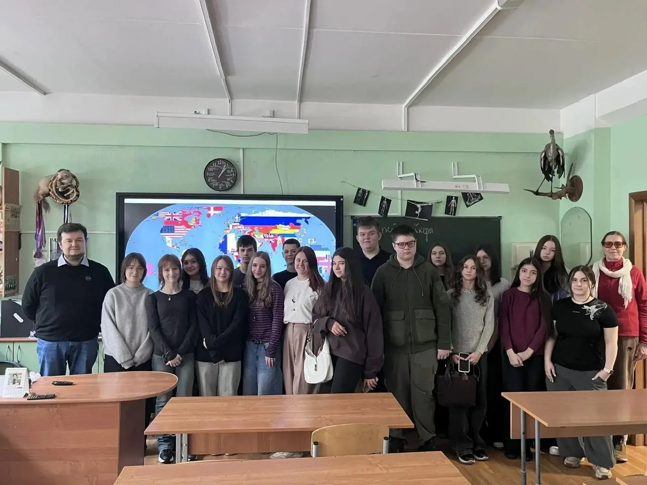 БЕЗ ГРАНИЦ 🧑‍🎓  21 марта ученики 8 класса естественно-научной вертикали приняли участие в лекции «Во