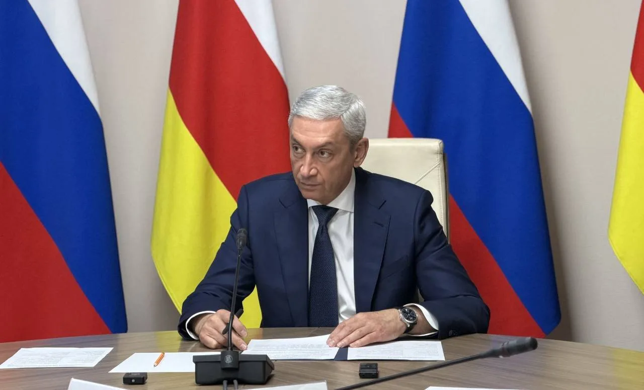 Около 300 миллионов рублей направят на капремонт десяти центров занятости в Северной Ос...