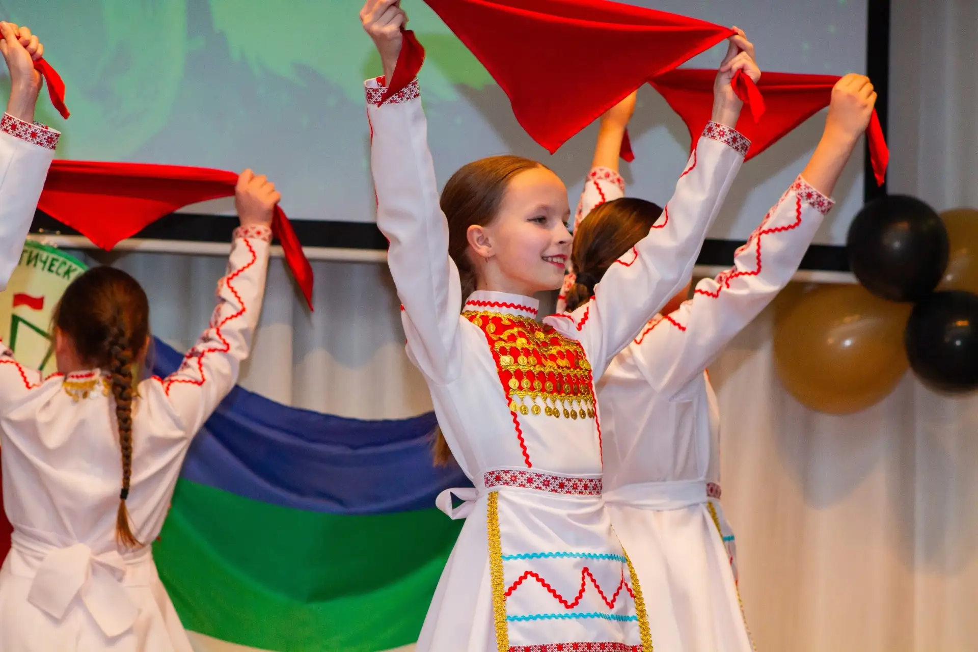 «Каблучок» задал тон патриотическому празднику! 🇷🇺