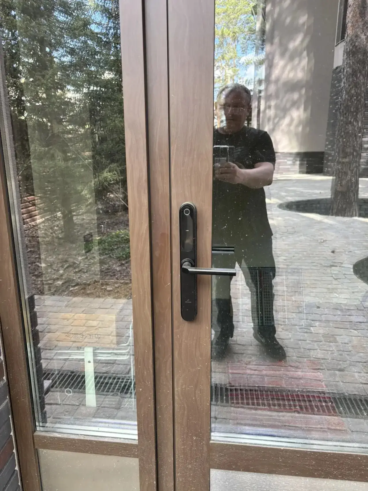 🚪 Dircode Slim Black - умный замок, который подходит для дверей с многозапорочной системой.

Компак