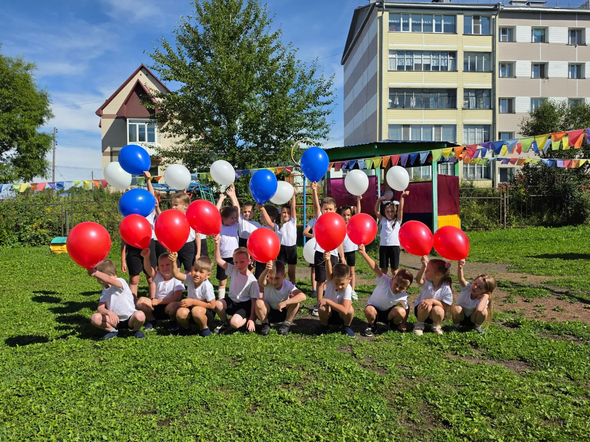 22 августа — День Государственного флага России! 🇷🇺
