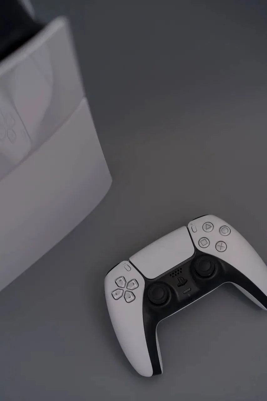 📅 Прайс PlayStation 5    Интересный факт:   PS5 не требует настройки -    включил и сразу играешь, в
