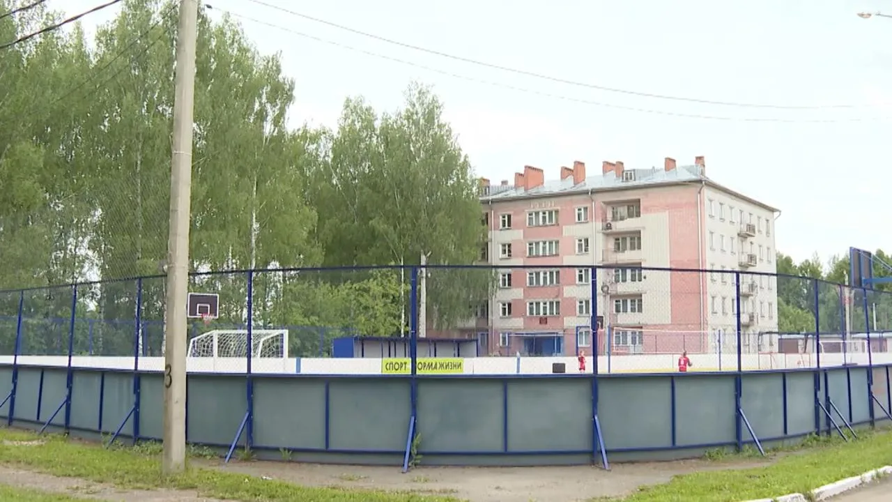 В Оршанке открыли многофункциональную спортивную площадку. На закупку и монтаж оборудования было выд
