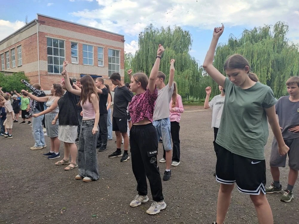 🌟ТРУД, ПАМЯТЬ И СПОРТ: ОДИН ДЕНЬ В ЛТО «ЭНЕРГИЯ БУДУЩЕГО» 🌟

Наш день в лагере труда и отдыха полу