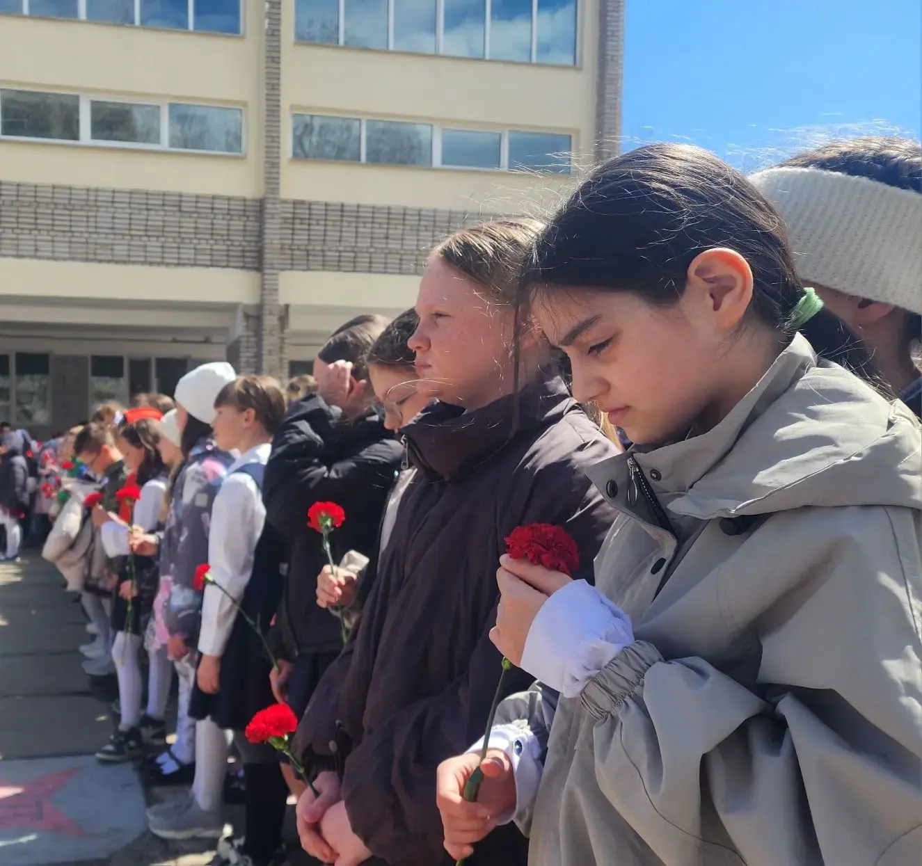 🏅 Сегодня в школе прошёл торжественный митинг ко Дню Победы! В мероприятии приняли участие учащиеся,