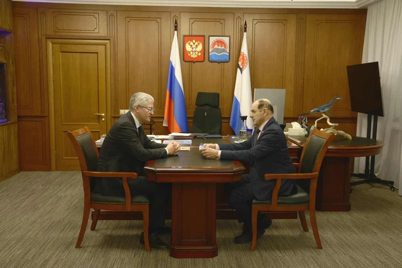 🤝Провел рабочую встречу с Сергеем Тарусовым – председателем рыболовецкого Колхоза им. В.И. Ленина. Э
