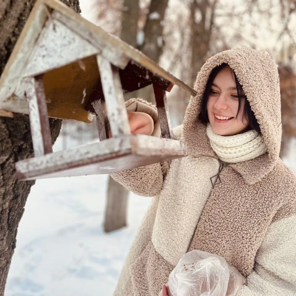 Биология — это не скучно!   Наши девочки сделали доброе дело и, несмотря на холод и красные щёки, вы