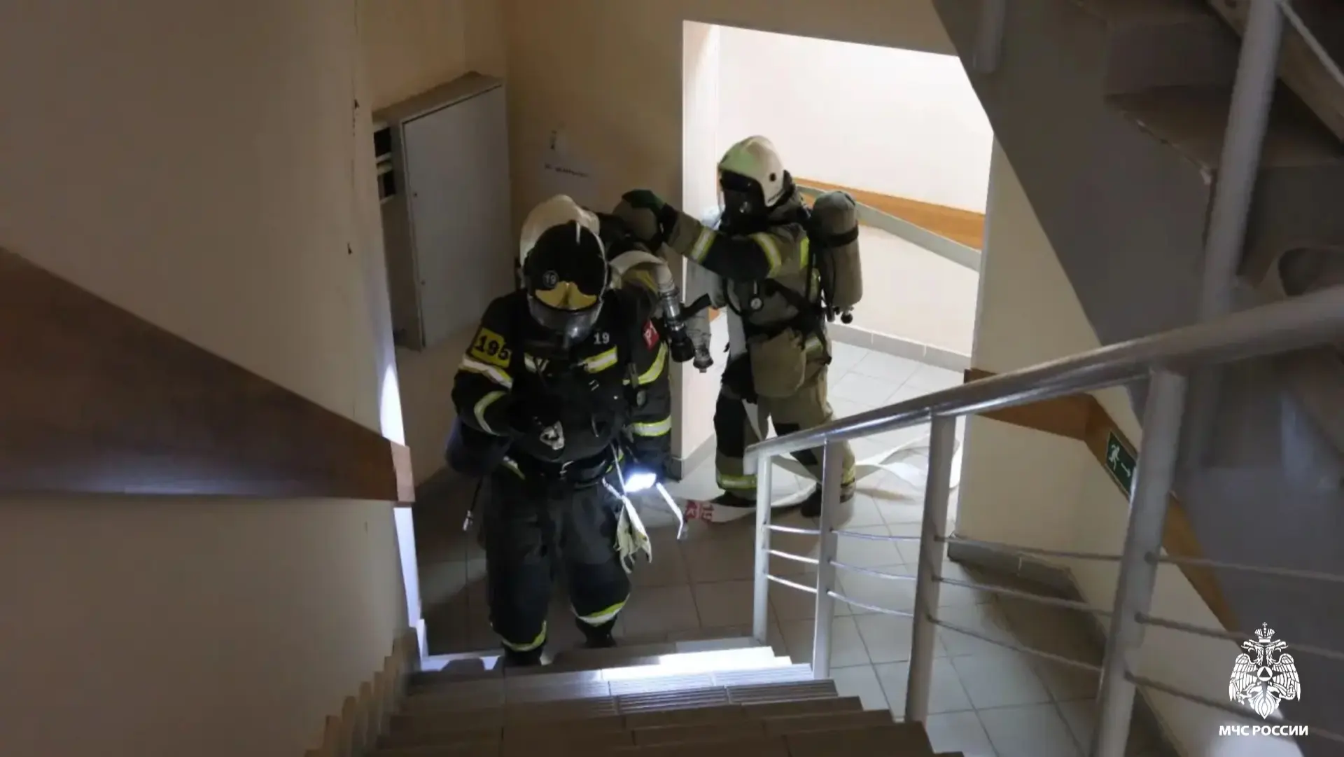 🚒 Элисте провели пожарно-тактические учения в здании министерства финансов  🔹Согласно замыслу, в рез