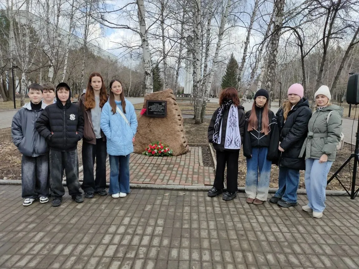 ✔️День памяти и добрых дел.  🪨25 апреля, в  субботу, ученики 5 «Б» класса вместе с классным от руков
