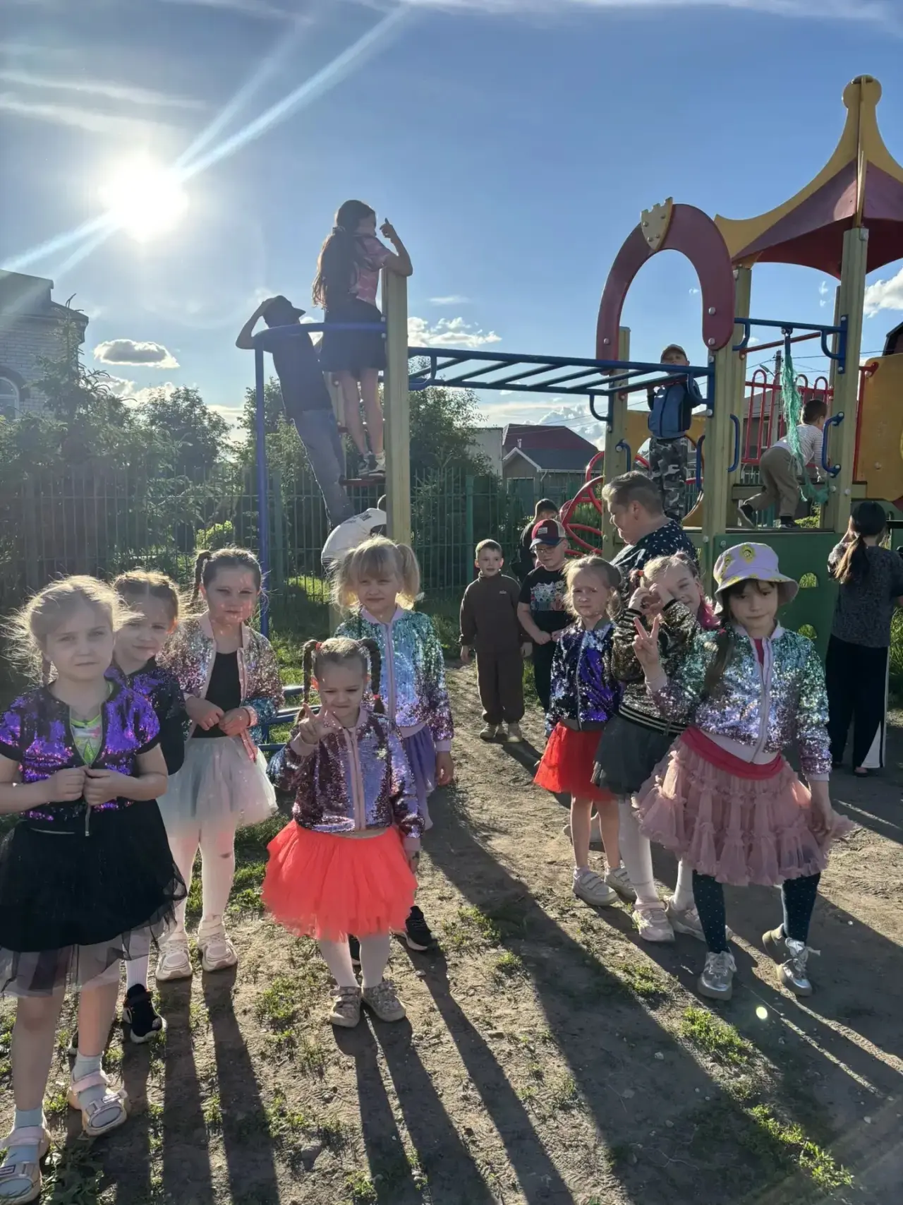 «ДЕТСТВО»🧒👶

🎇Праздник детства в нашем любимом посёлке Новое Юдино.
#дмш1кировский