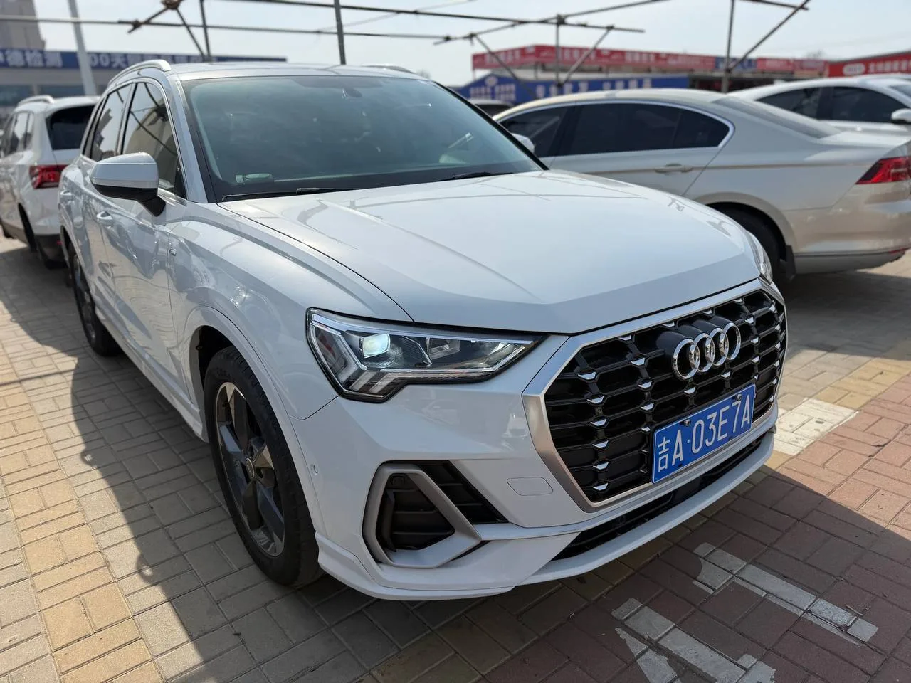 AUDI Q3