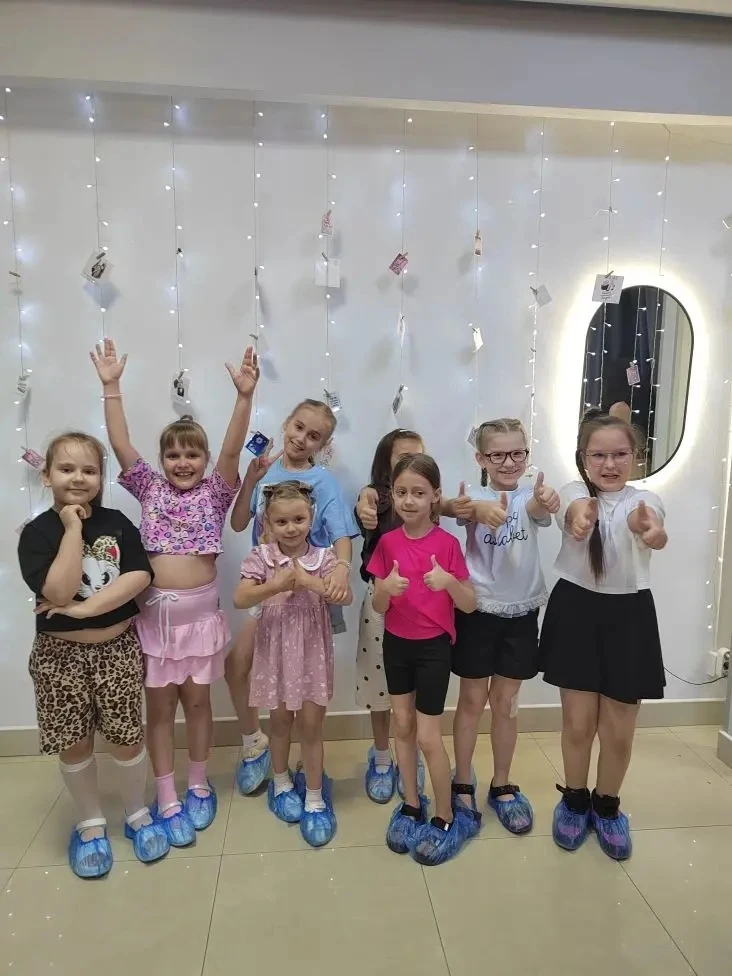 Сегодня 1 «В» класс посетил увлекательный мастер-класс 😊✨  Ребята с большим интересом включились в т