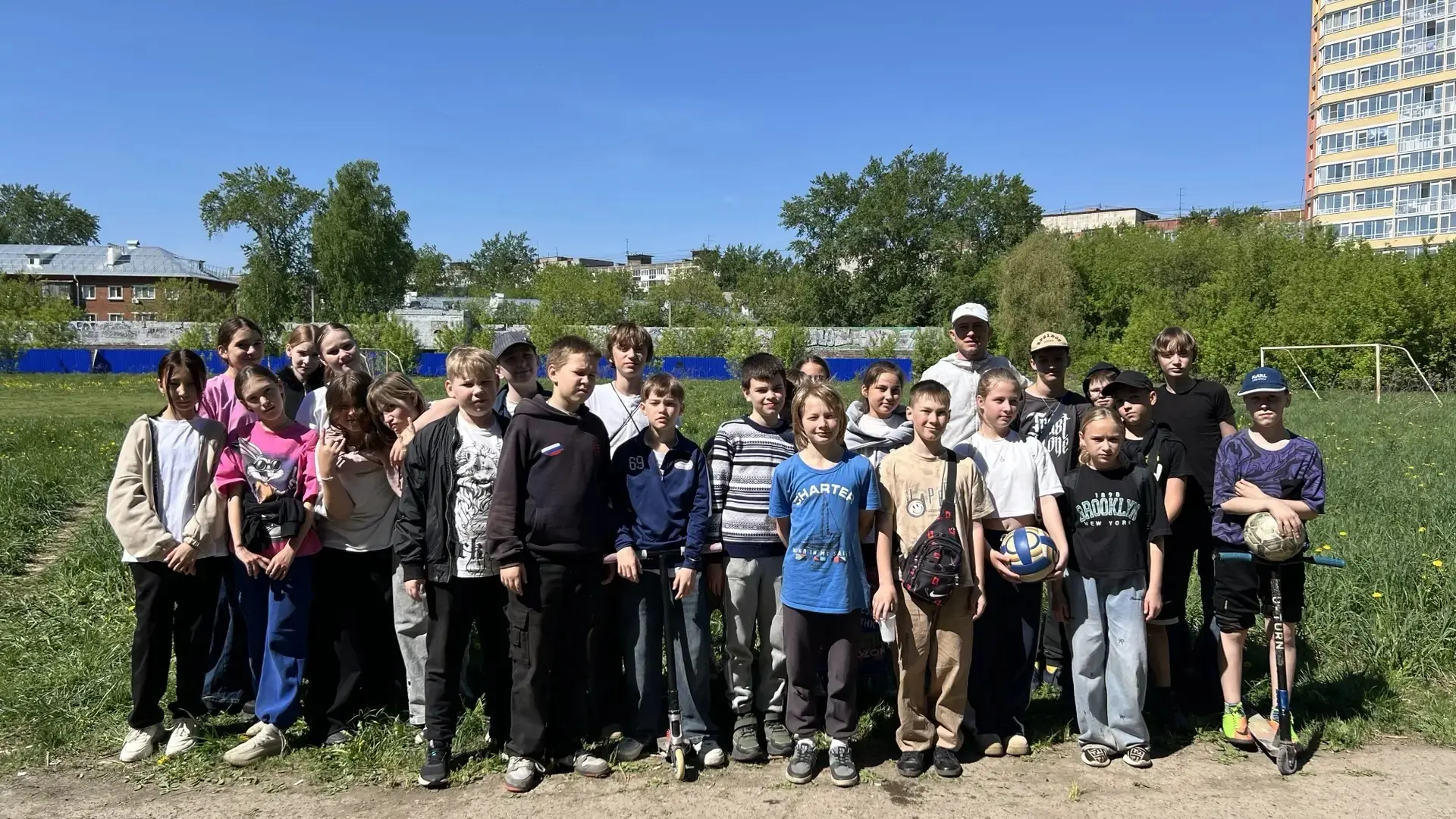 Пикник у 5 В  Чтобы снять накопившееся напряжение за этот нелегкий учебный год ребята из 5В класса, 