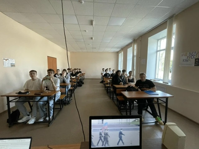 🎉 Ко Дню России в киноклубе «Кадр33» было проведено интересное мероприятие.