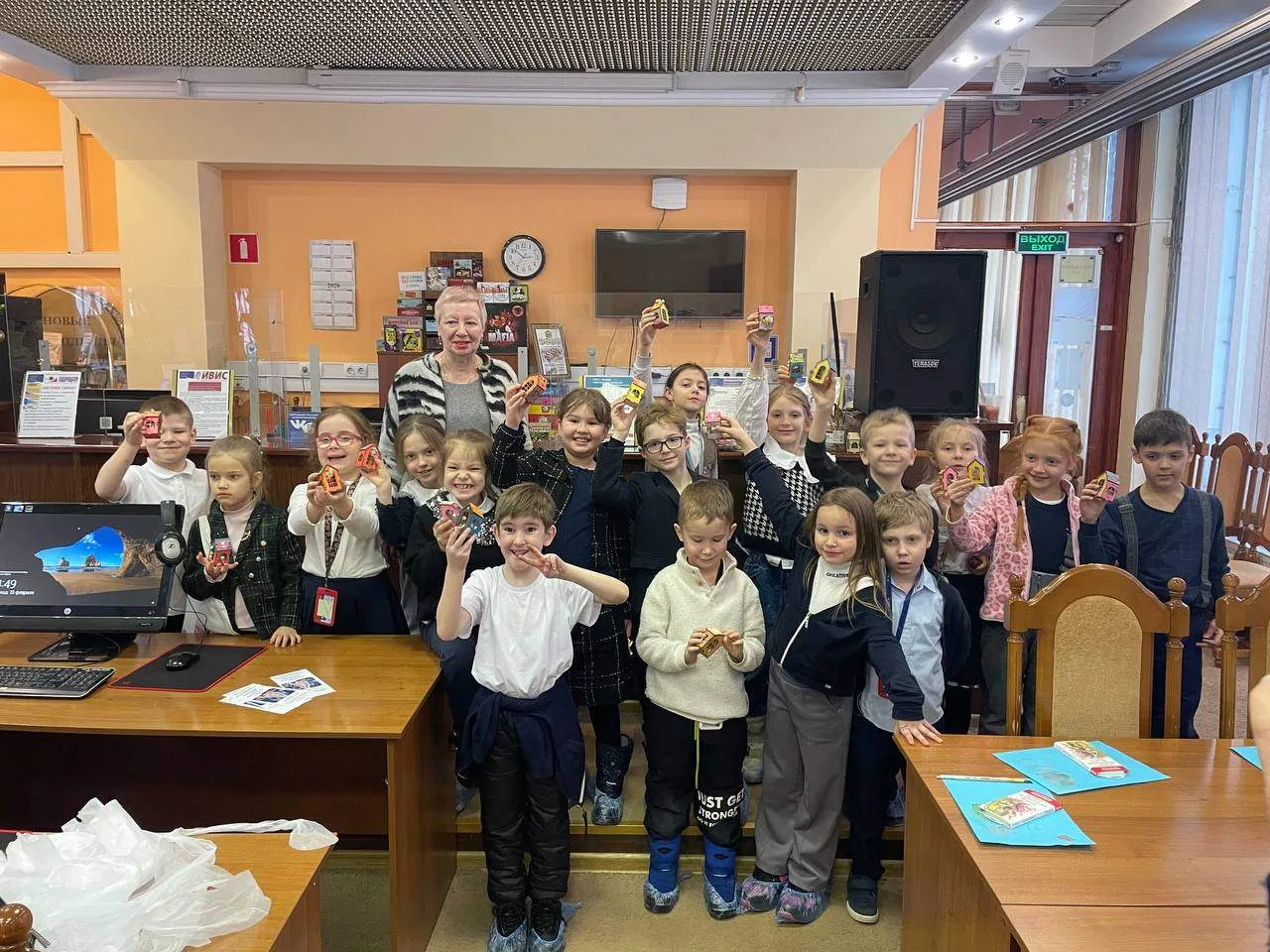 Ученики 1Г посетили Центральную городскую деловую библиотеку 📚🏛  Вместе с классным руководителем Шуп