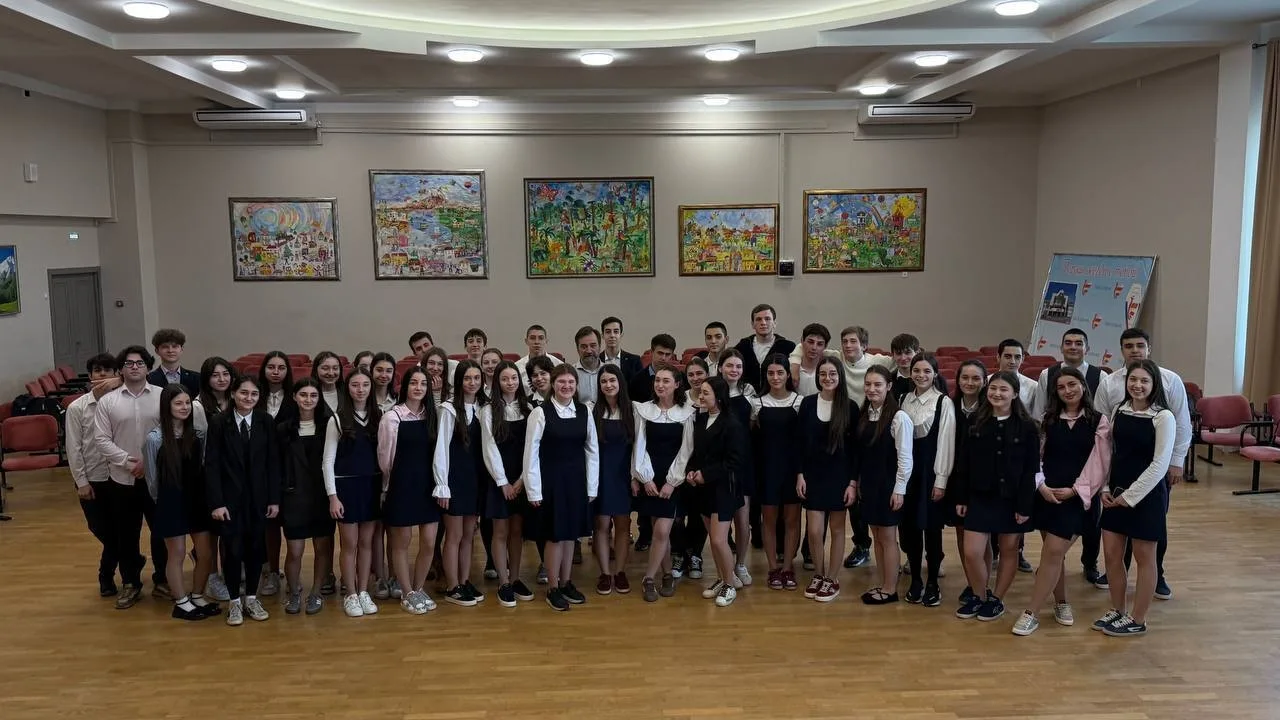 📍Апрель.🌸 А это значит в школе вновь наши дорогие и любимые «Дети Марии!» А это значи...