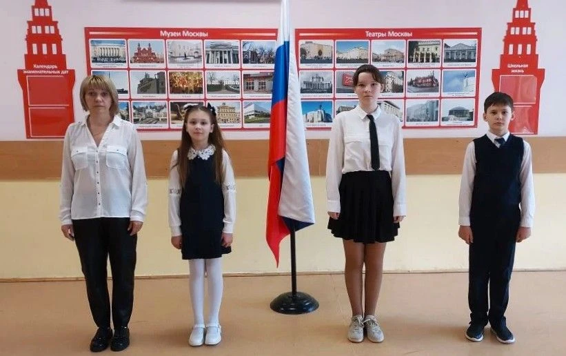 Отличное начало учебной недели  🇷🇺 Каждый понедельник в нашей школе начинается с важной и торжествен